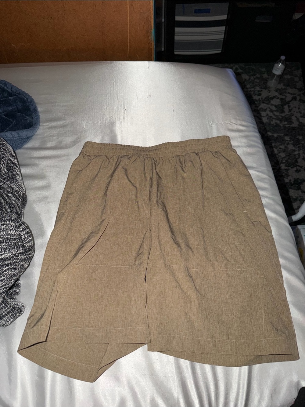 Men's Athletic Elastic-Waist Brown Performance Shorts